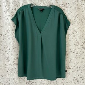Banana Republic XL green blouse